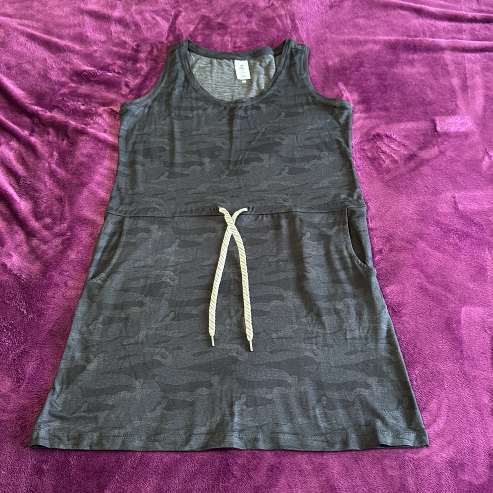New Tie Front sleeveless Mini Dress Black Camo size medium with front pockets